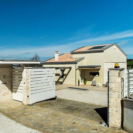 Tramonto - Camerano, Meravigliosa Con Giardino Panoramico *